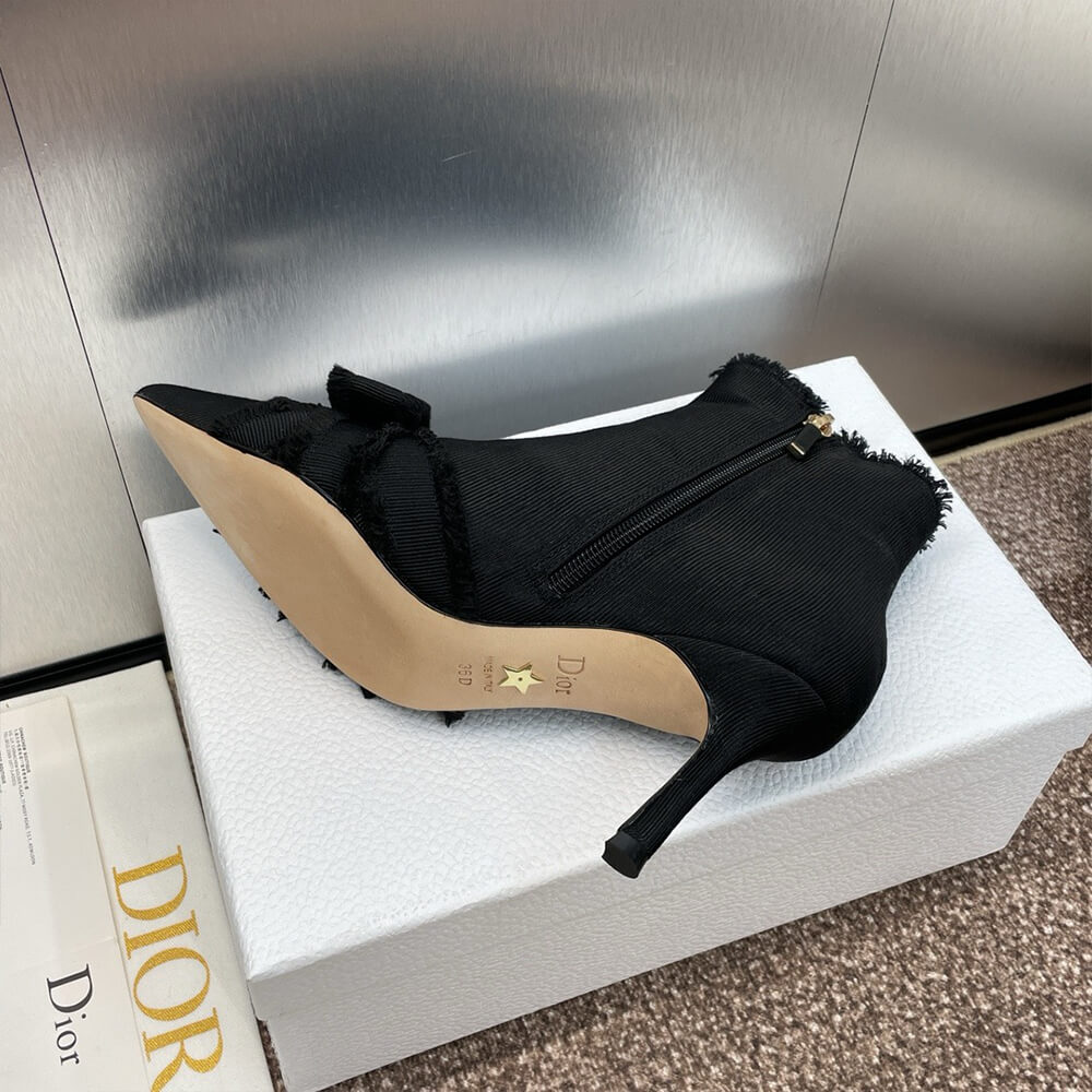 D10r AD10rable Heeled Ankle Boot