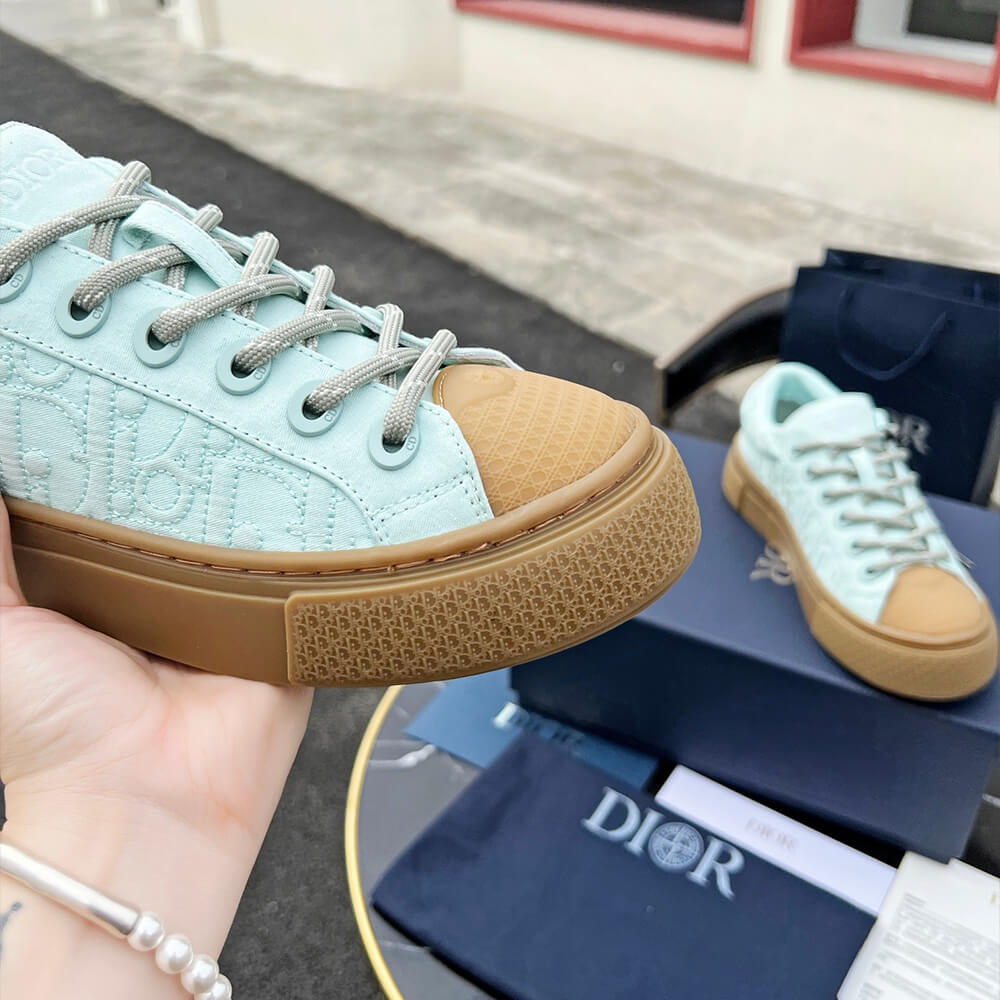 D10r B33 Sneaker