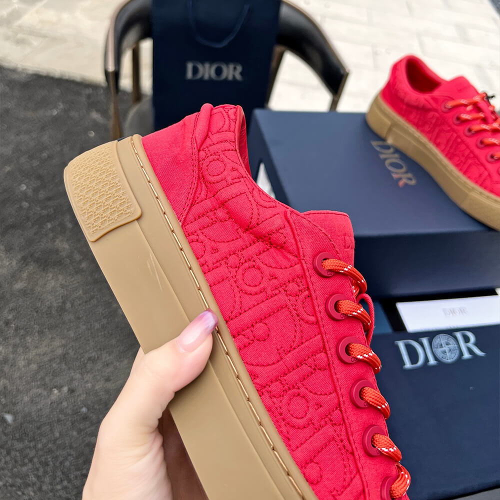 D10r B33 Sneaker