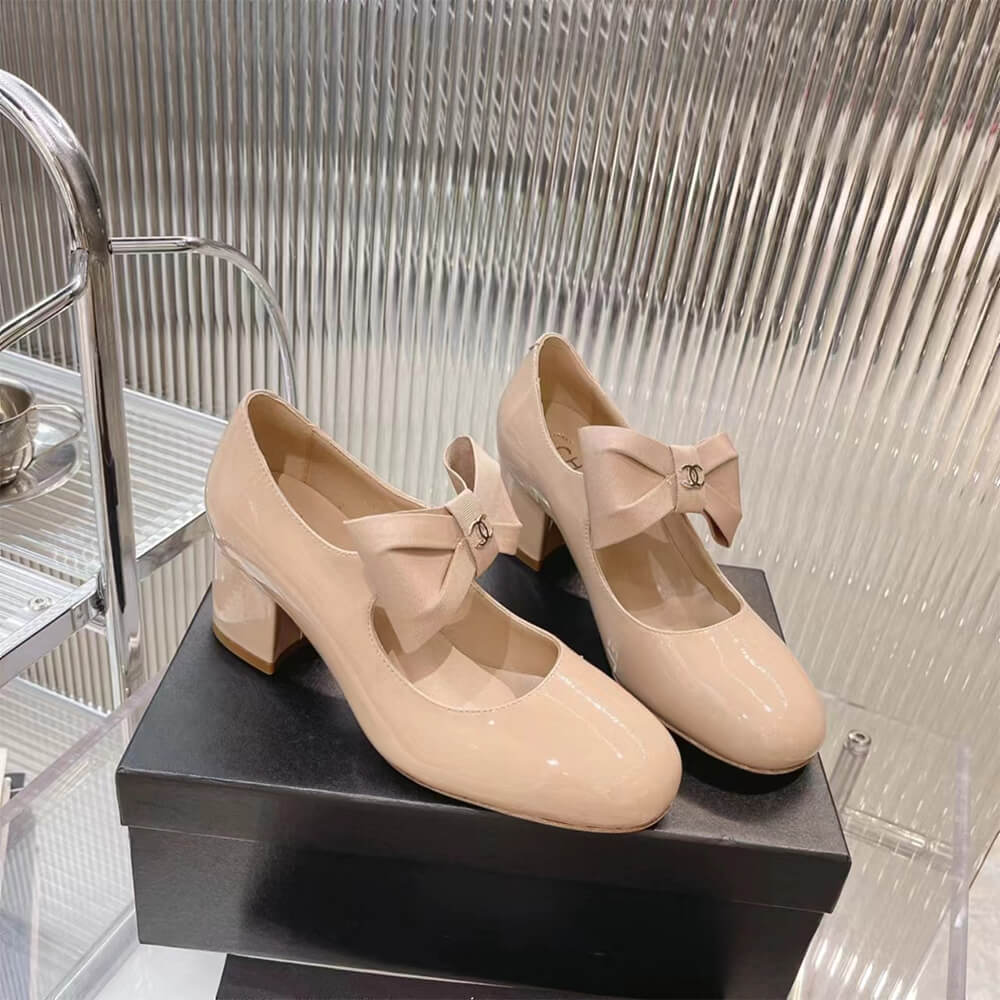 Ch**el Pumps