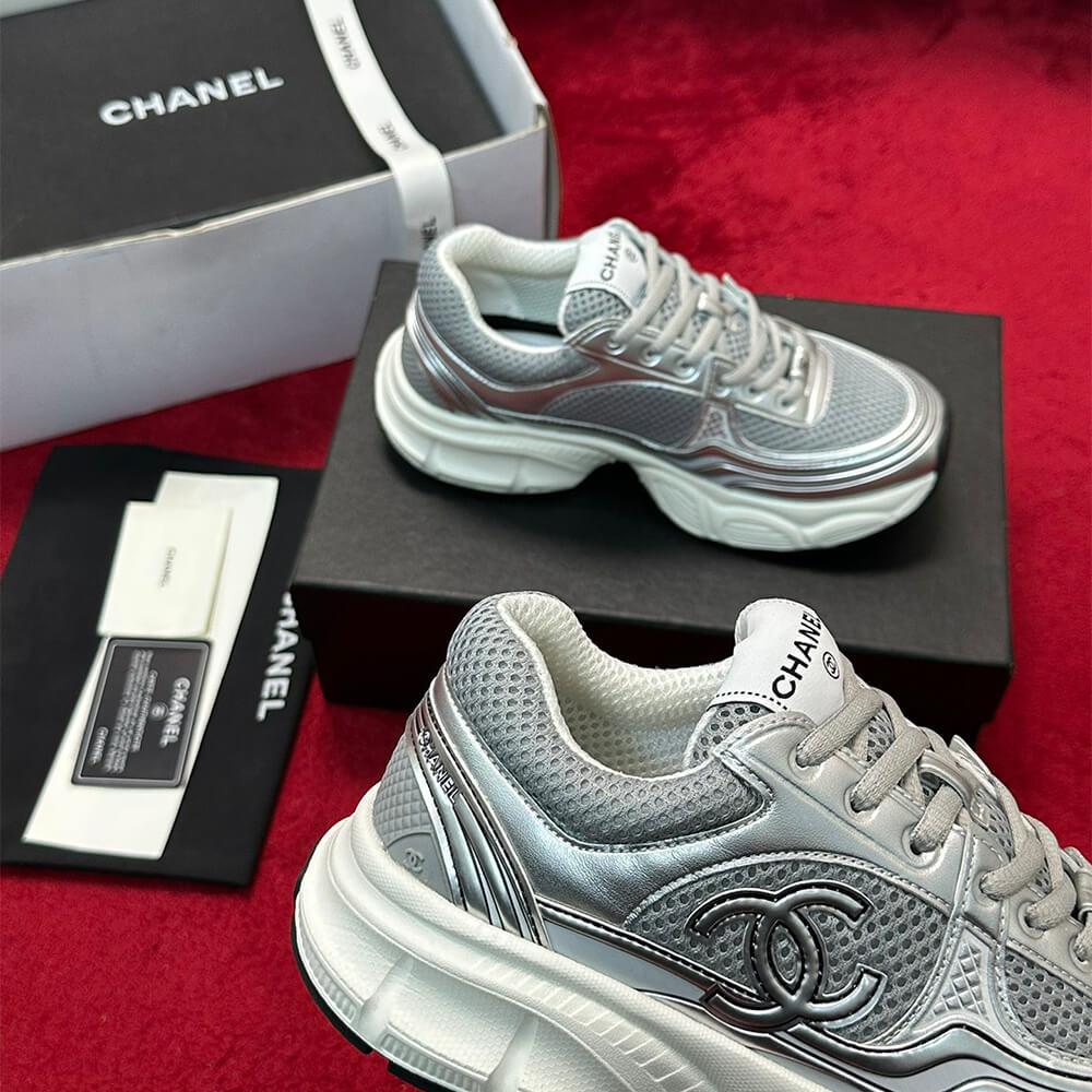 Ch**el Sneaker