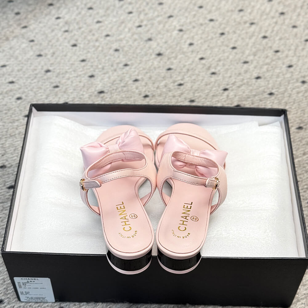 Ch**el Sandal