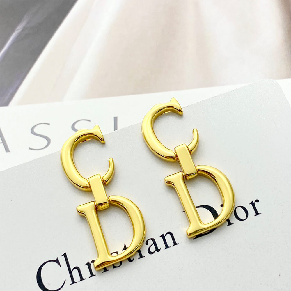 D10r EARRINGS