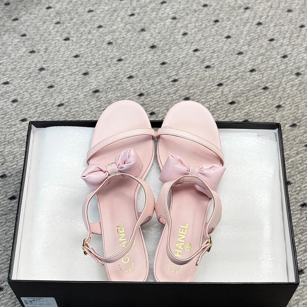 Ch**el Sandal