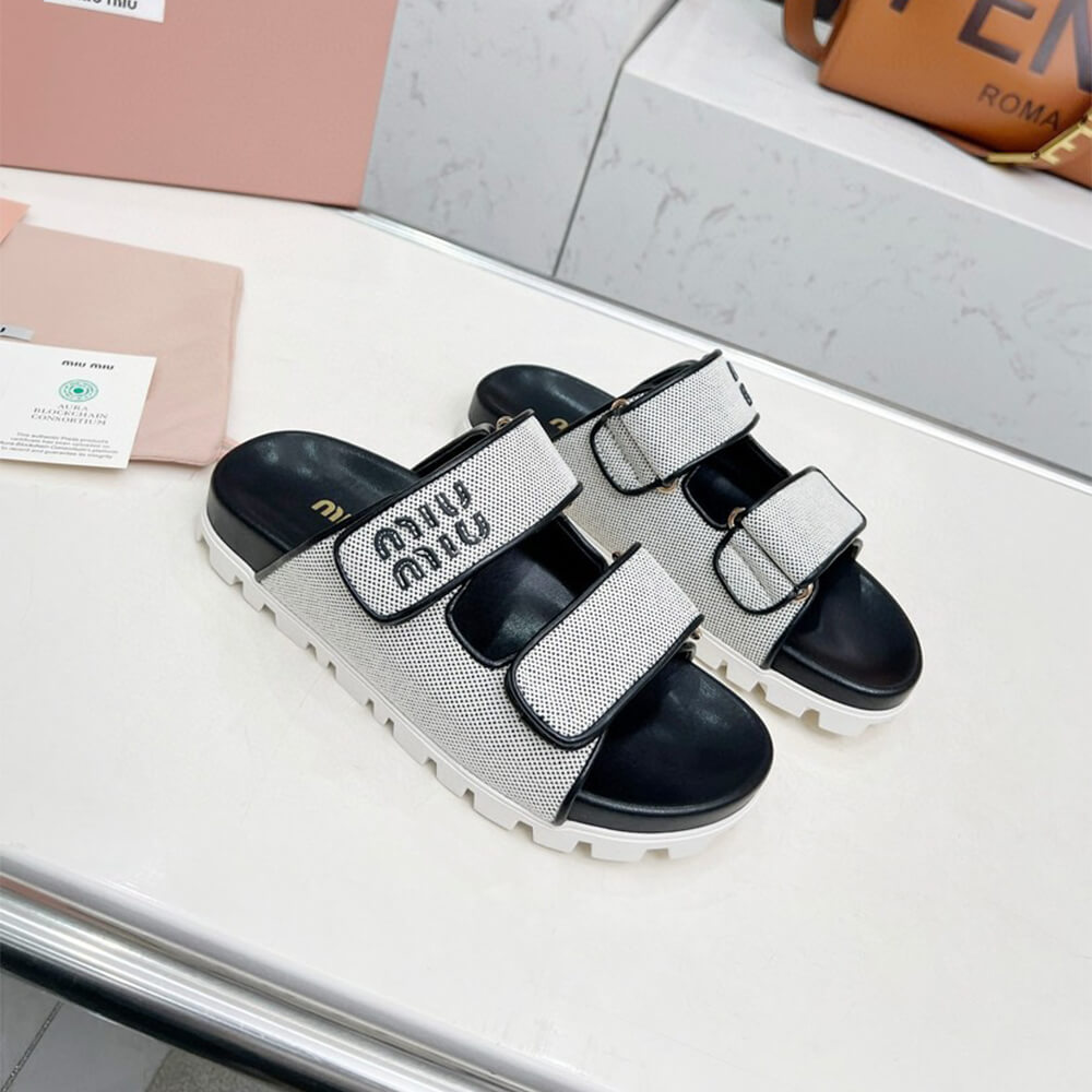 M1um1u Canvas slides