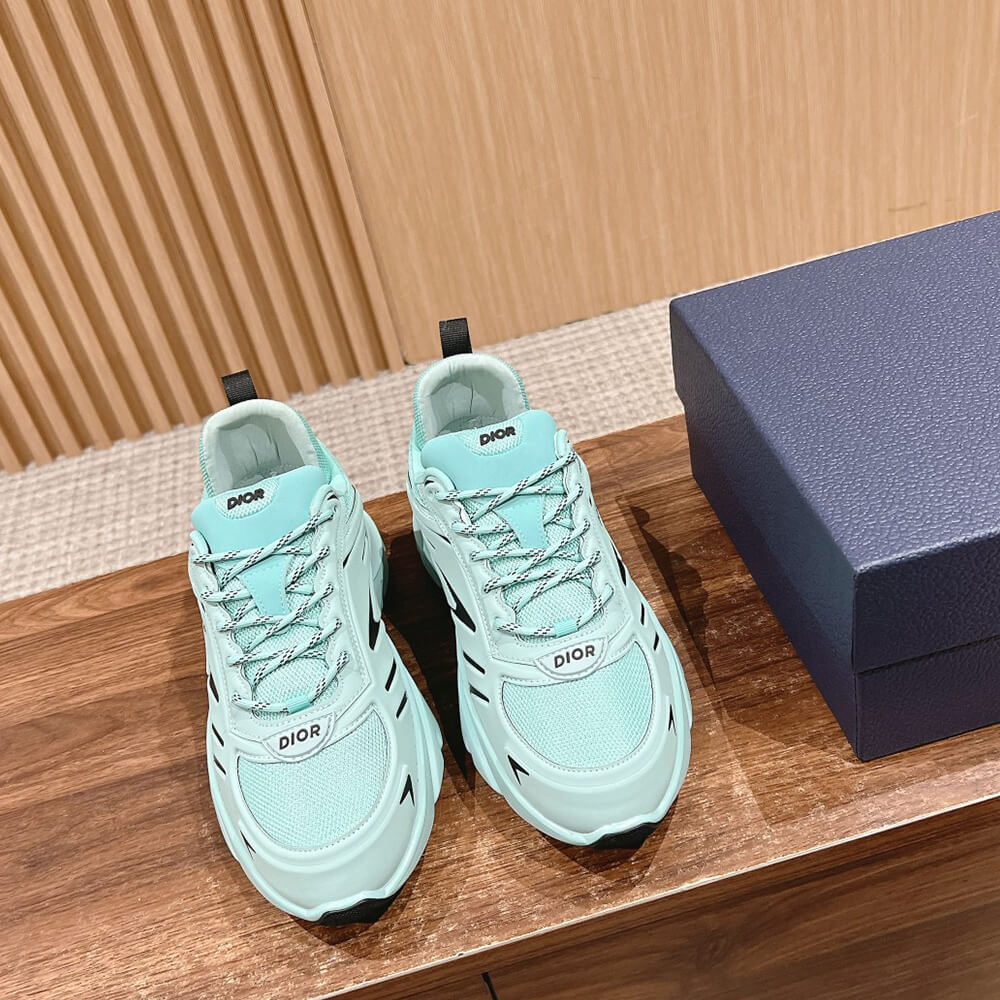 D10r  B44 Blade Sneaker