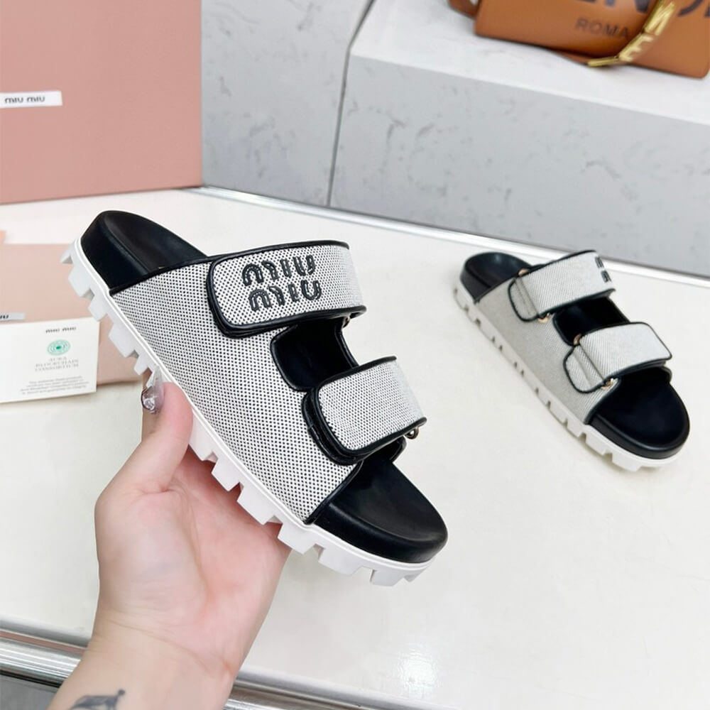 M1um1u Canvas slides