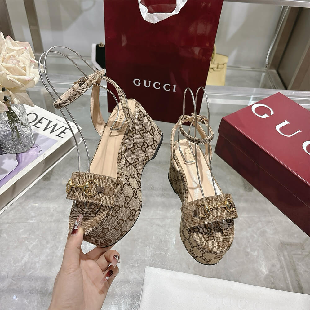 Gvc*1 Women’s Horsebit flatform sandal