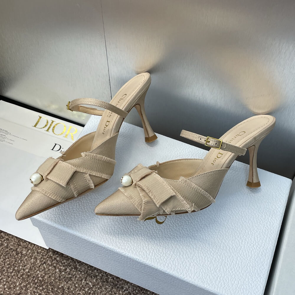 D10r AD10rable Heeled Mule