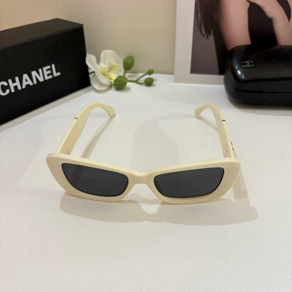Ch**el SUNGLASSES