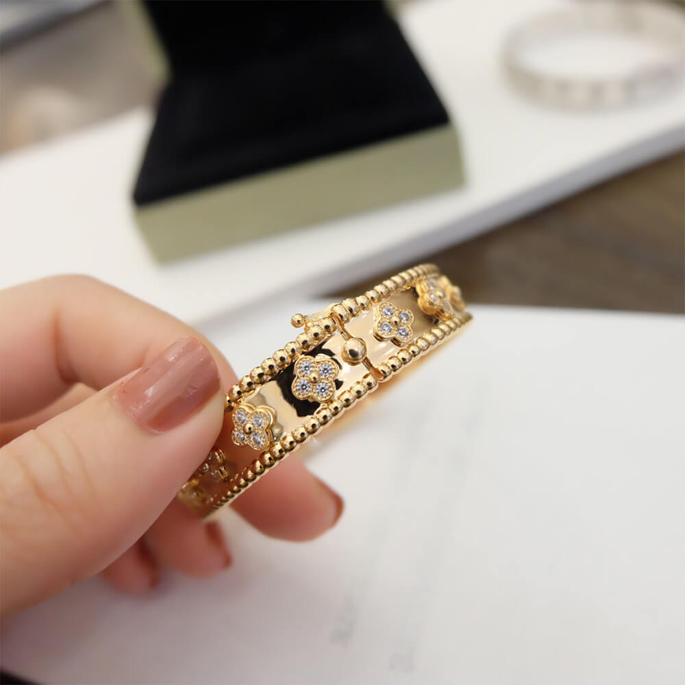 V*n Cl**f & Arpels Perlée clovers bracelet, medium model