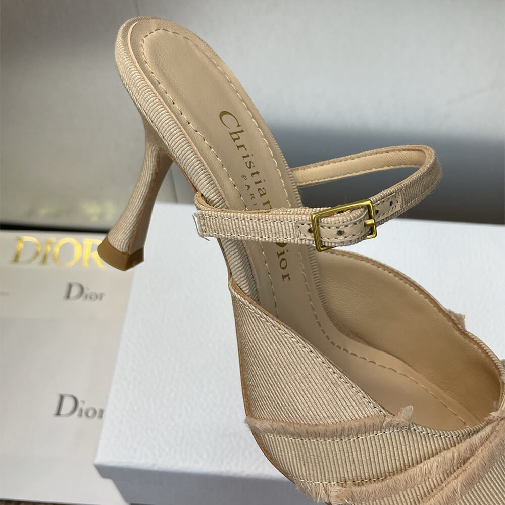 D10r AD10rable Heeled Mule