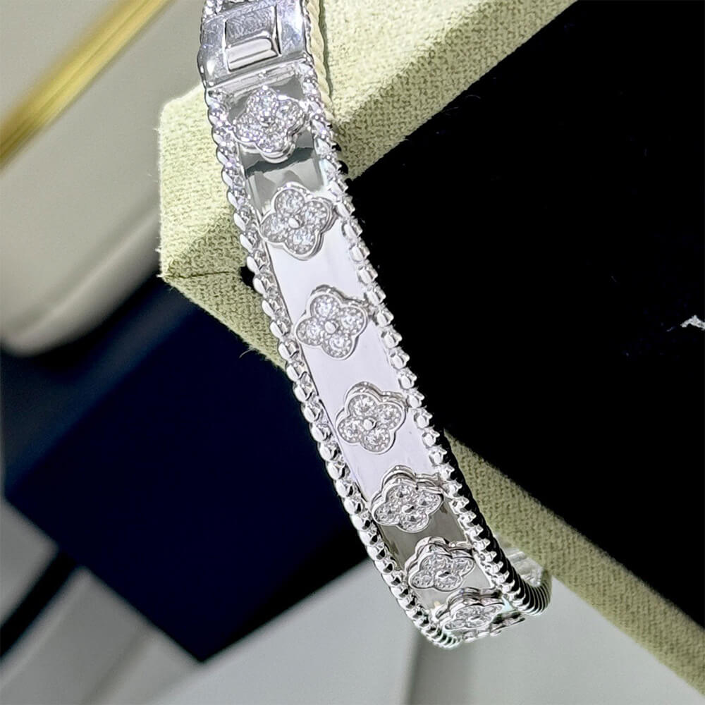 V*n Cl**f & Arpels Perlée clovers bracelet, medium model