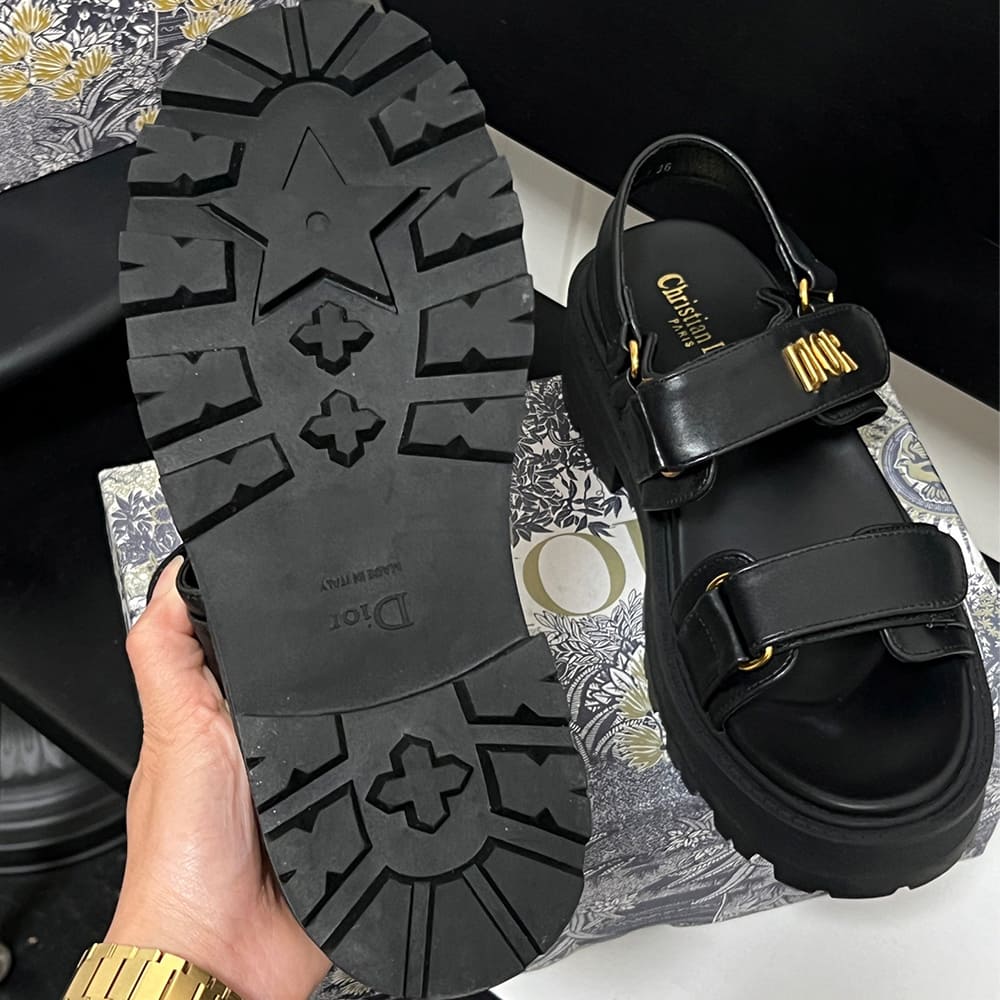 D10ract Platform Sandal