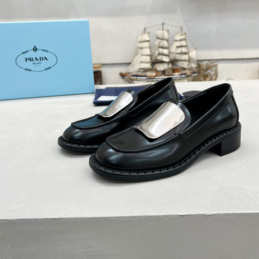 Pra*a loafers