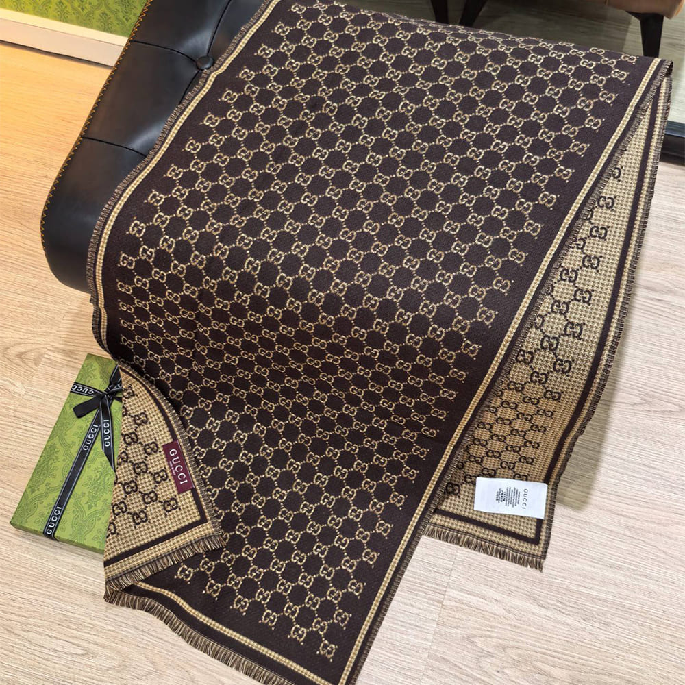 Gvc*1 GG wool scarf