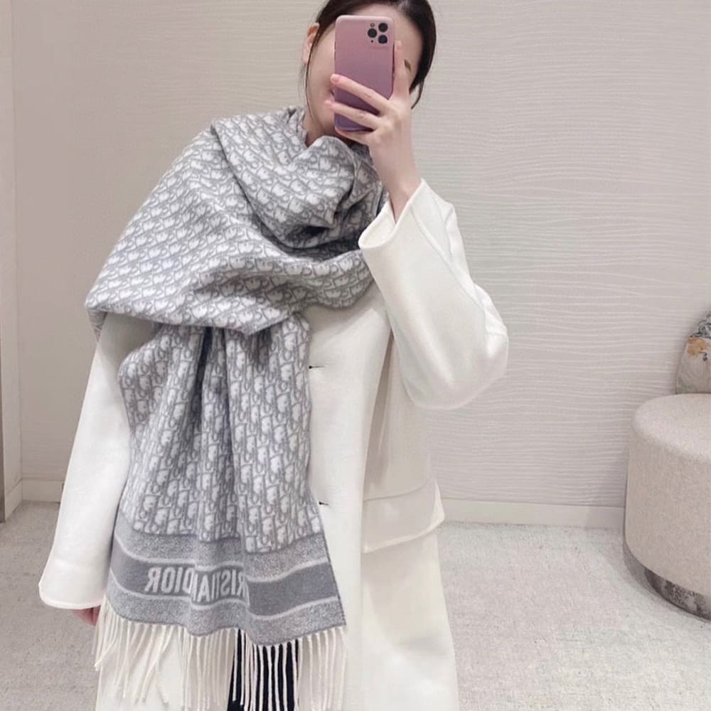 D10r Printed scarf