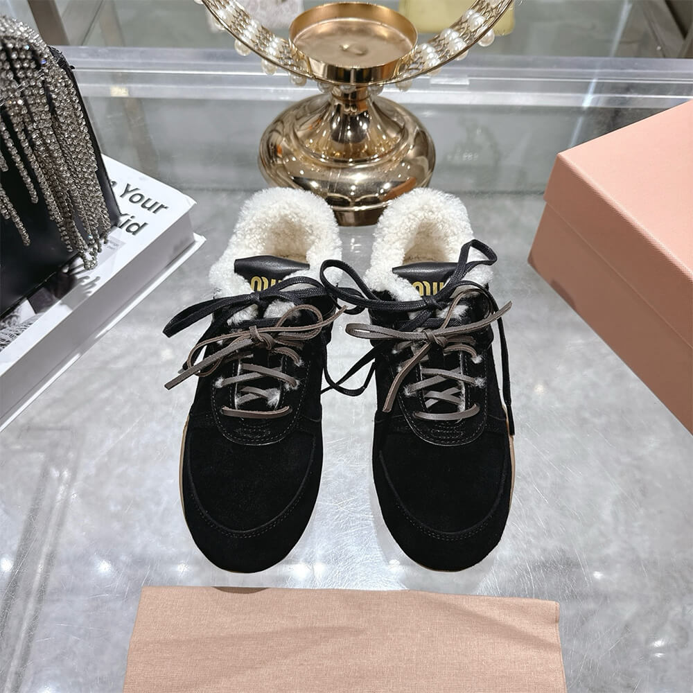 M1um1u Sneakers