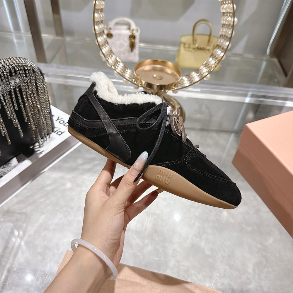 M1um1u Sneakers