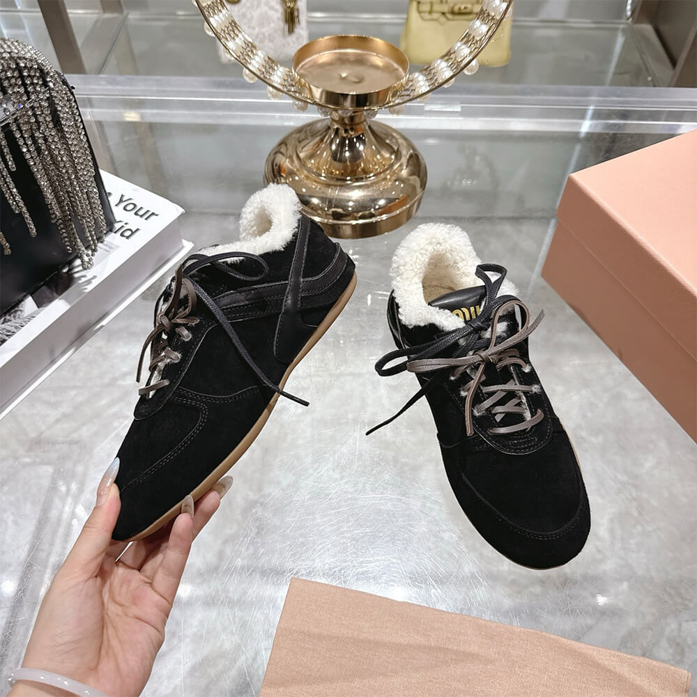 M1um1u Sneakers