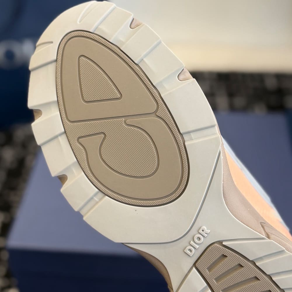 D10r B30 Countdown Tech Sneaker