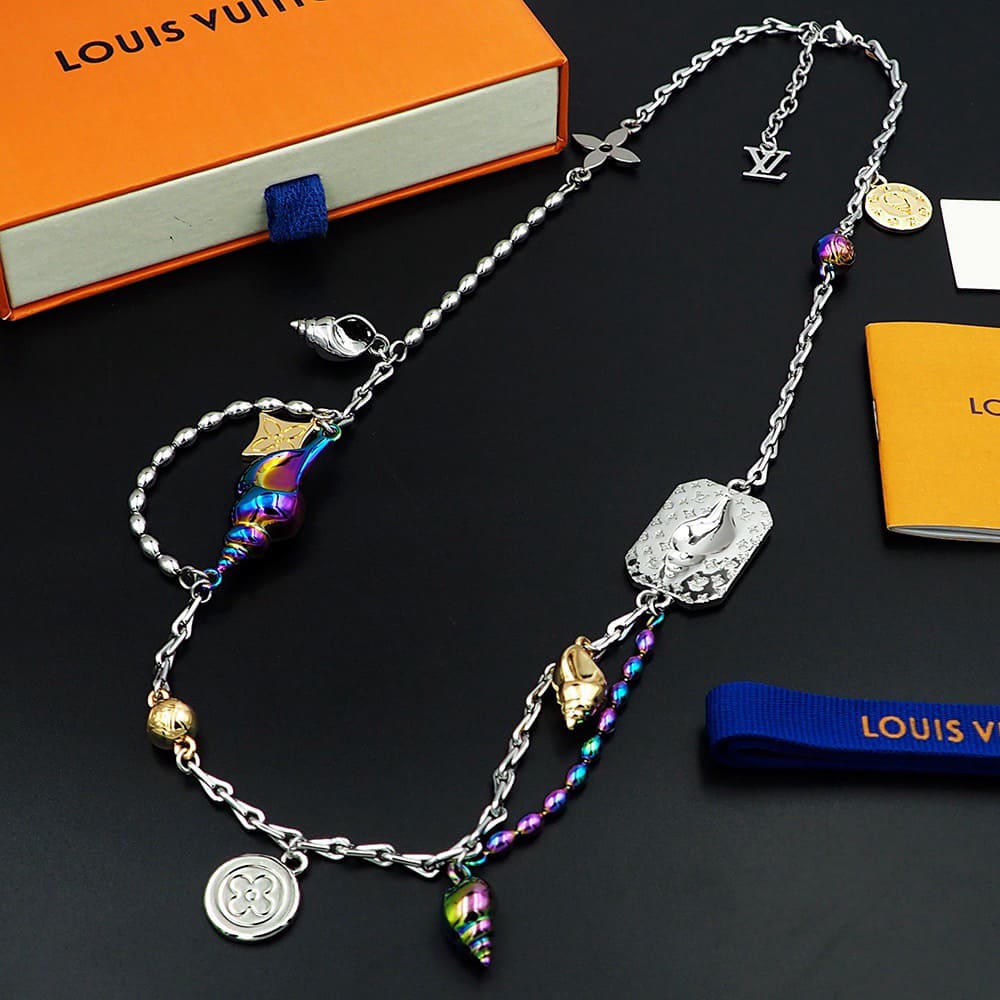 LV SHELL  Necklace