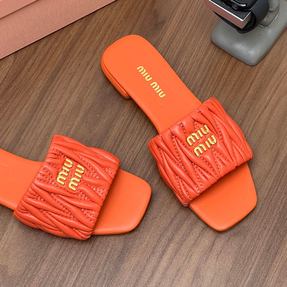 M1um1u Matelasse nappa leather slides (EU SIZE 35-42)