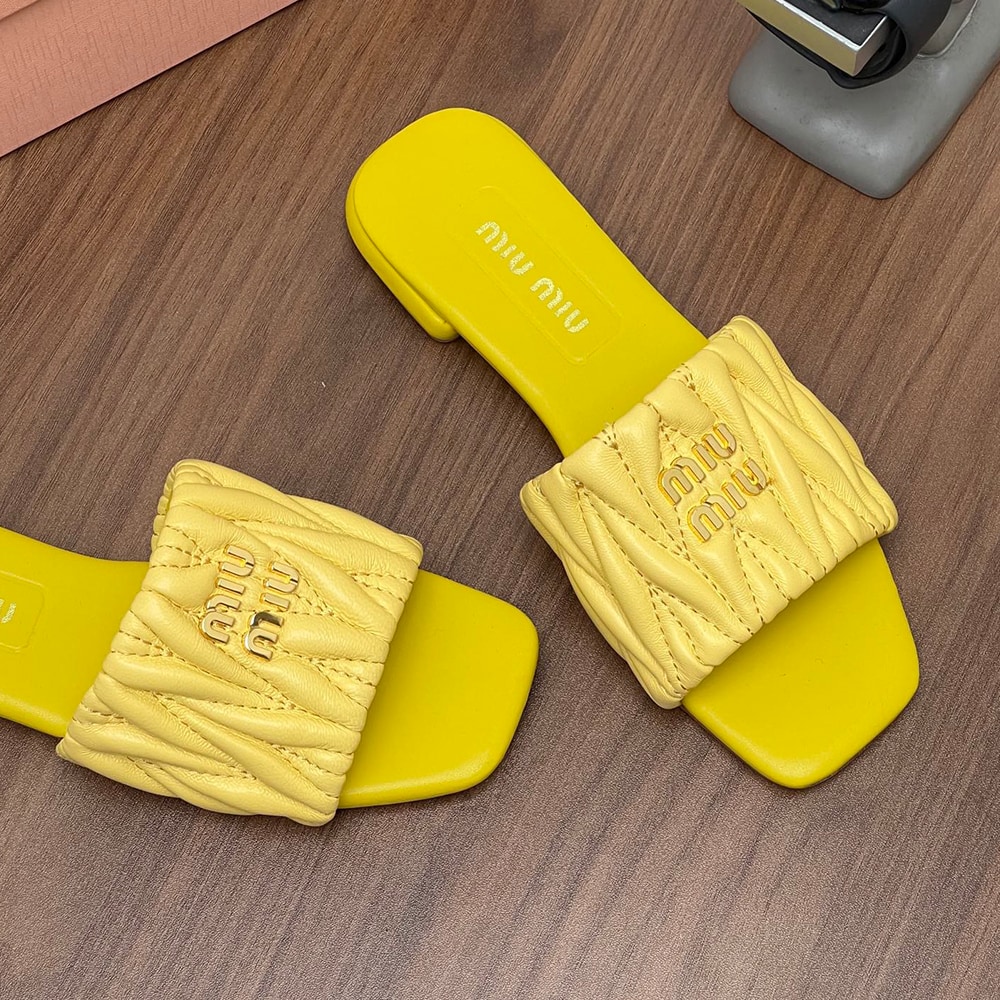 M1um1u Matelasse nappa leather slides (EU SIZE 35-42)