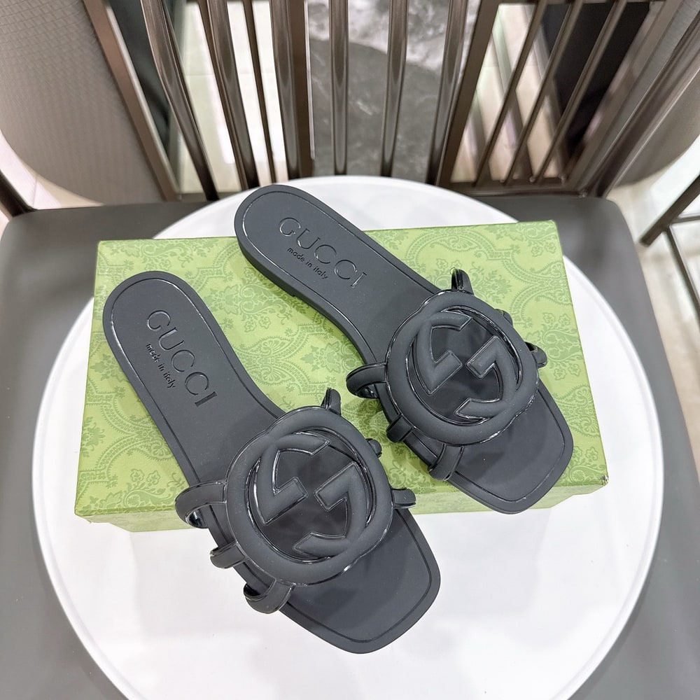 Gvc*1 Women’s Interlocking G slide sandal(EU SIZE 35-42)