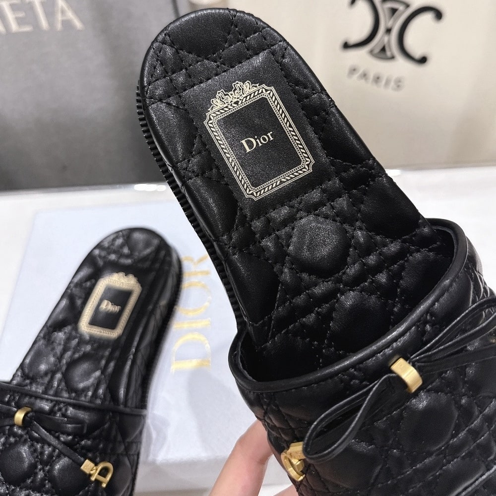 D10r Cannage Slide (EU SIZE 35-42)