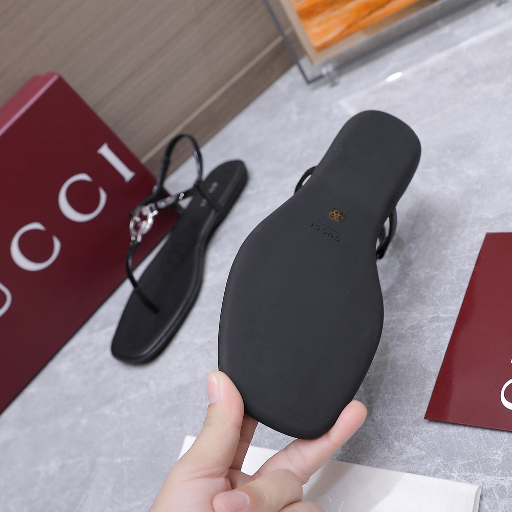 Gvc*1 Women’s thong sandal with Interlocking G(EU SIZE 35-42)