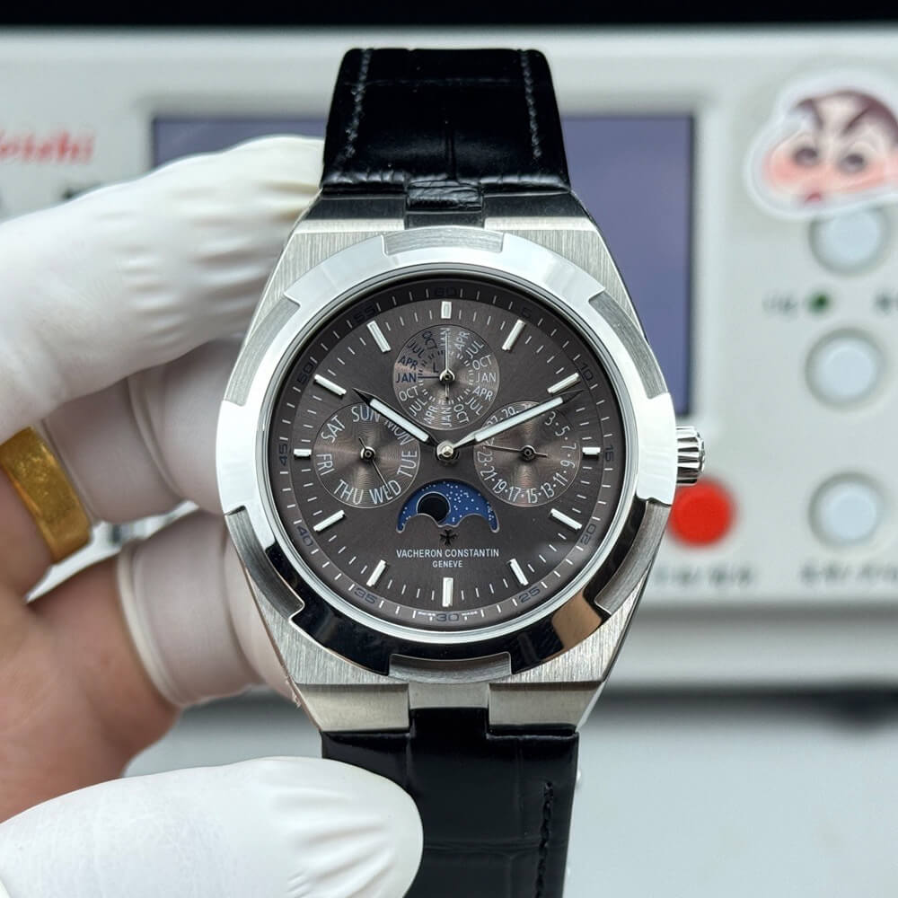Vacheron C0nstan1n Overseas Chronograph