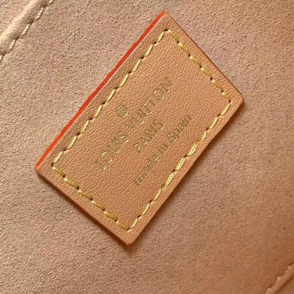 L0vis Vvtt0n DAUPHINE mini handbag