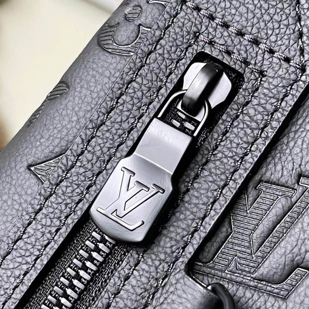 L0vis Vvtt0n Duo Slingbag