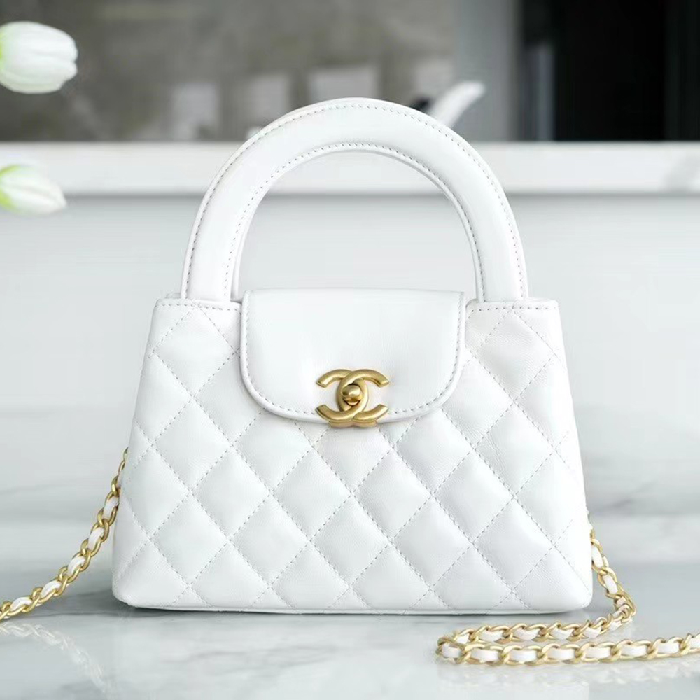 Ch**el Kelly Clutch with Chain