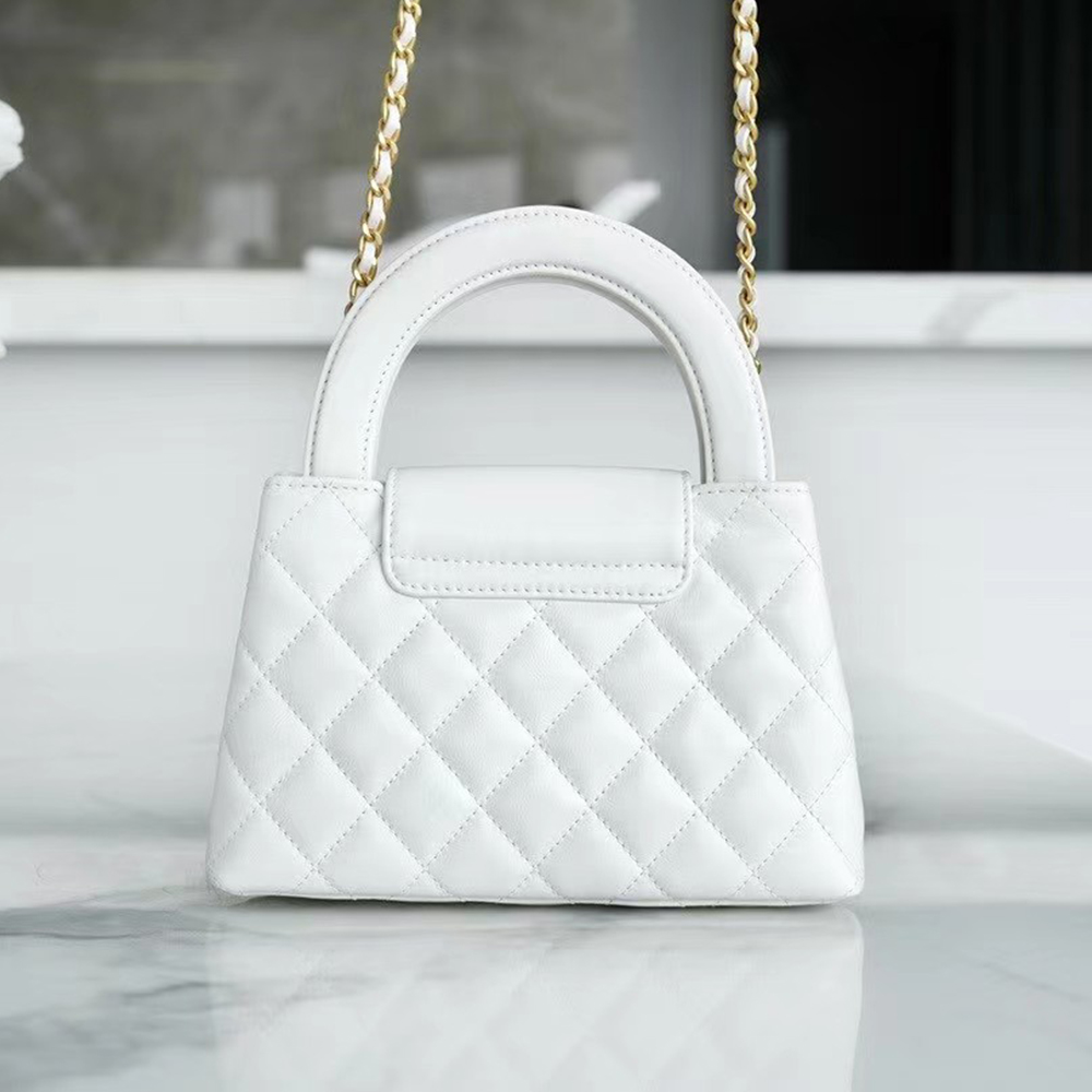 Ch**el Kelly Clutch with Chain