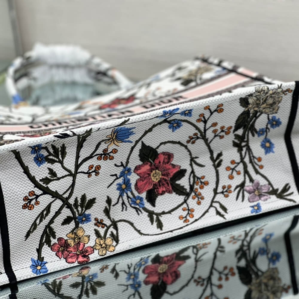 LARGE D10r BOOK TOTE