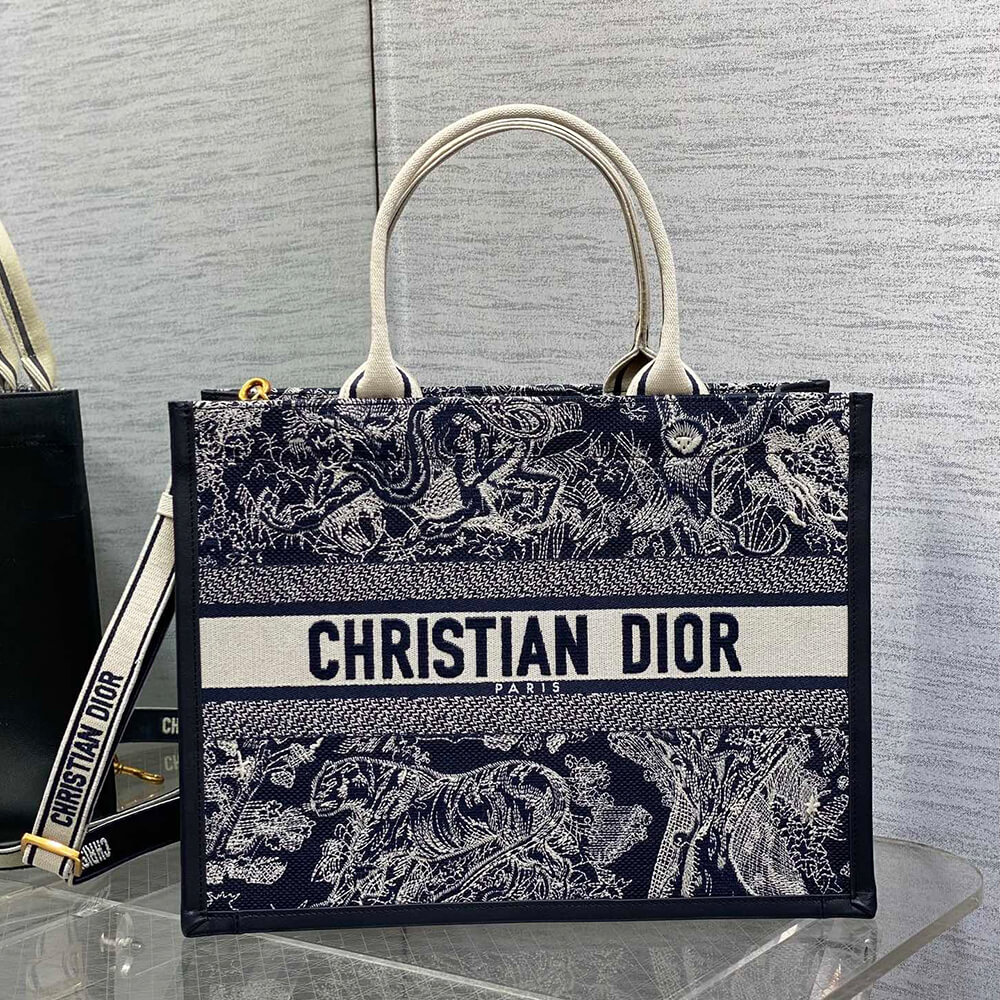 Medium D10r Book Tote