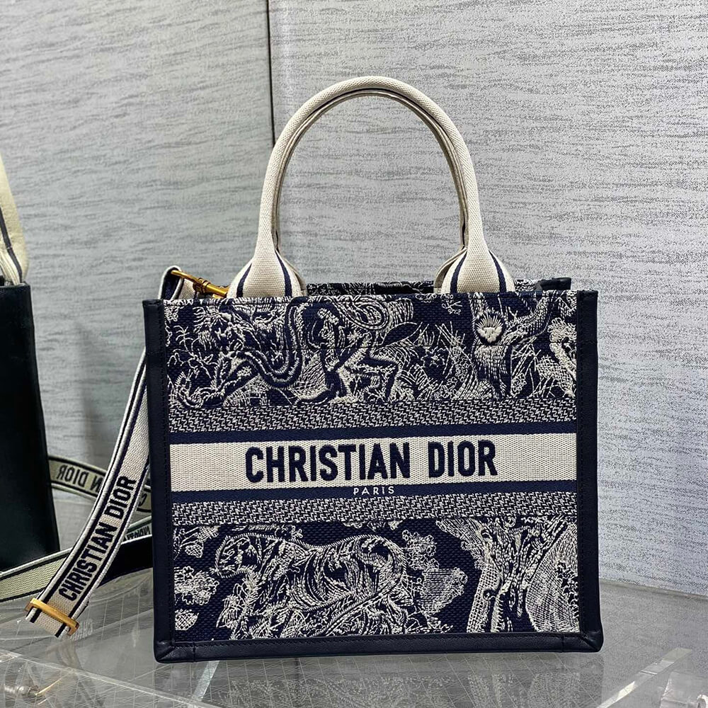 Small D10r Book Tote