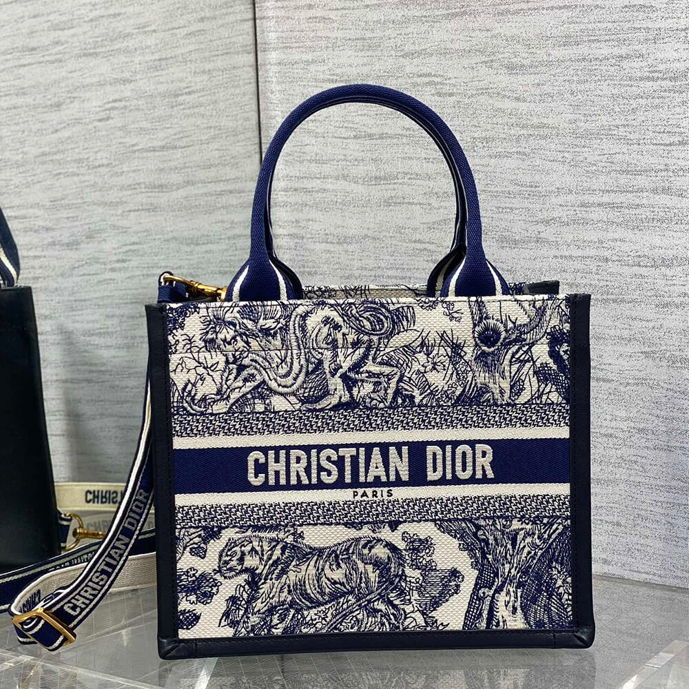 Small D10r Book Tote