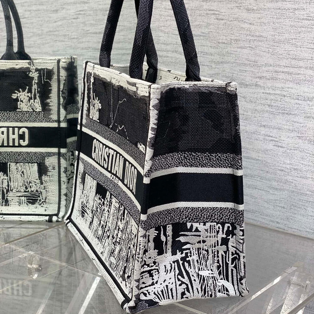 Medium D10r Book Tote
