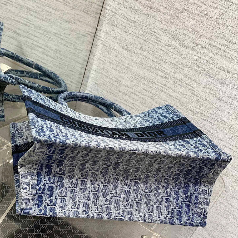Medium D10r Book Tote