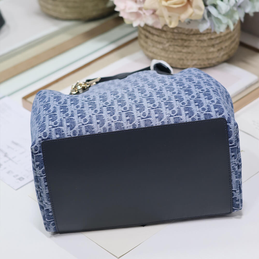 Medium D10r Toujours Bag