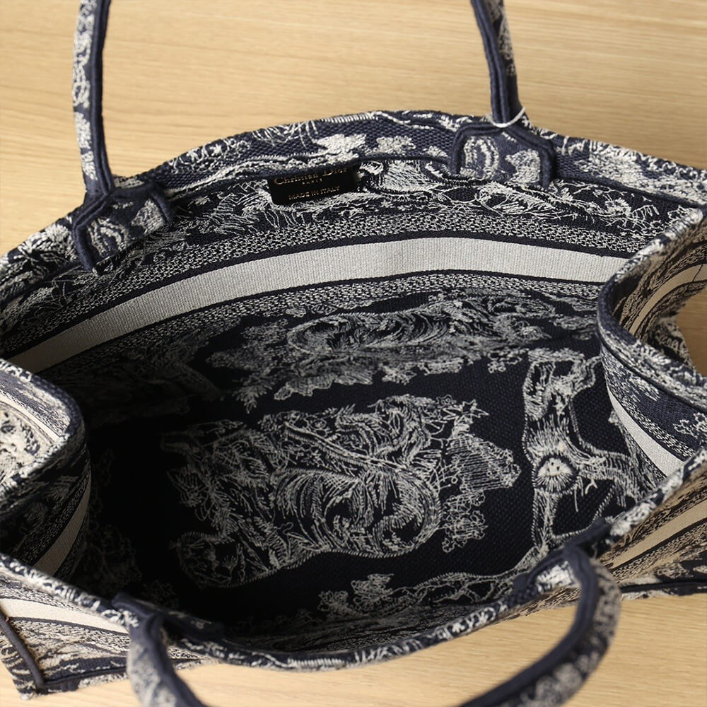 MEDIUM D10rAMOUR D10r BOOK TOTE