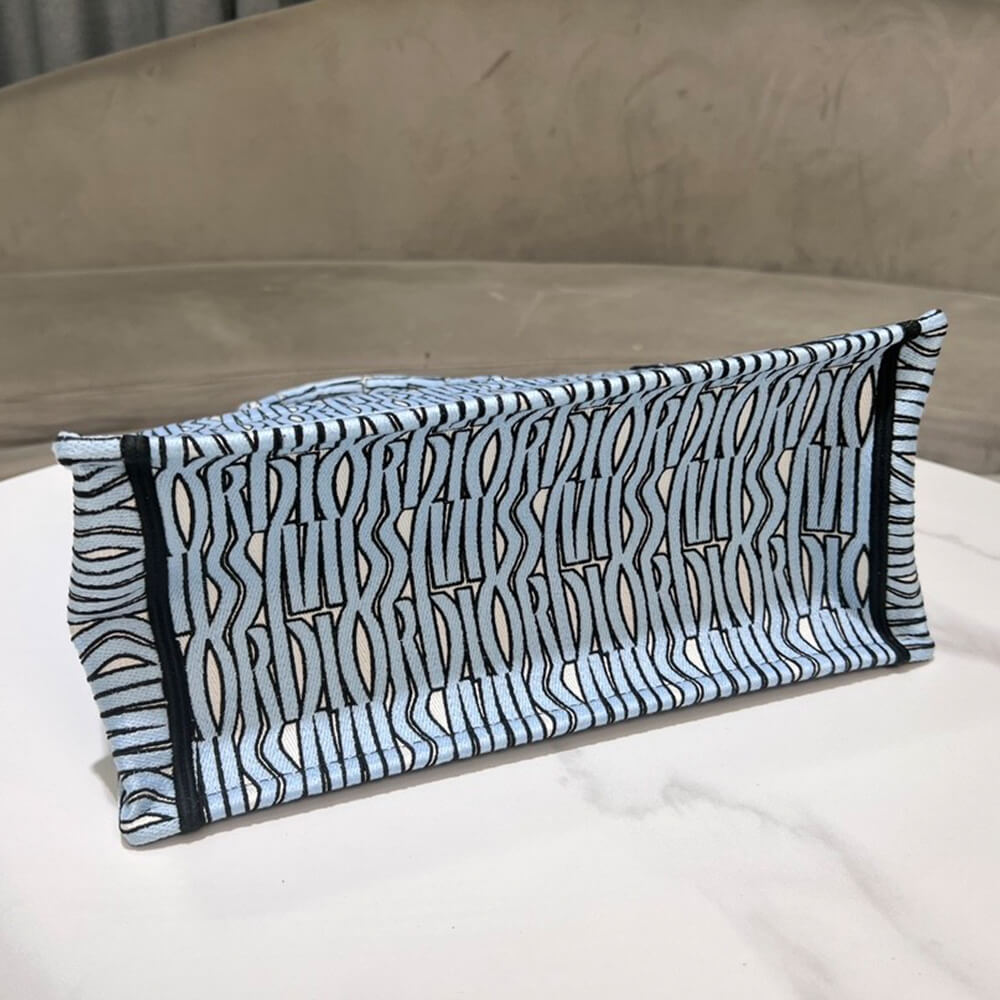 Medium D10r Book Tote