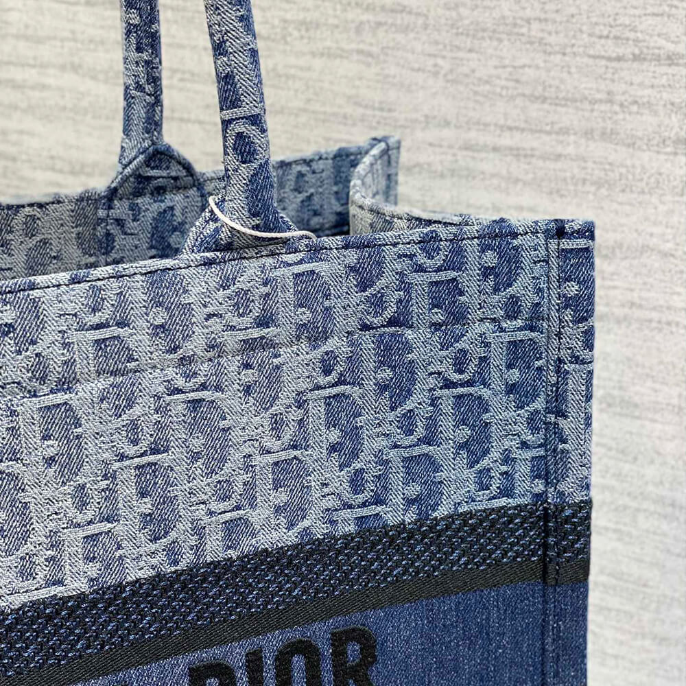 Medium D10r Book Tote