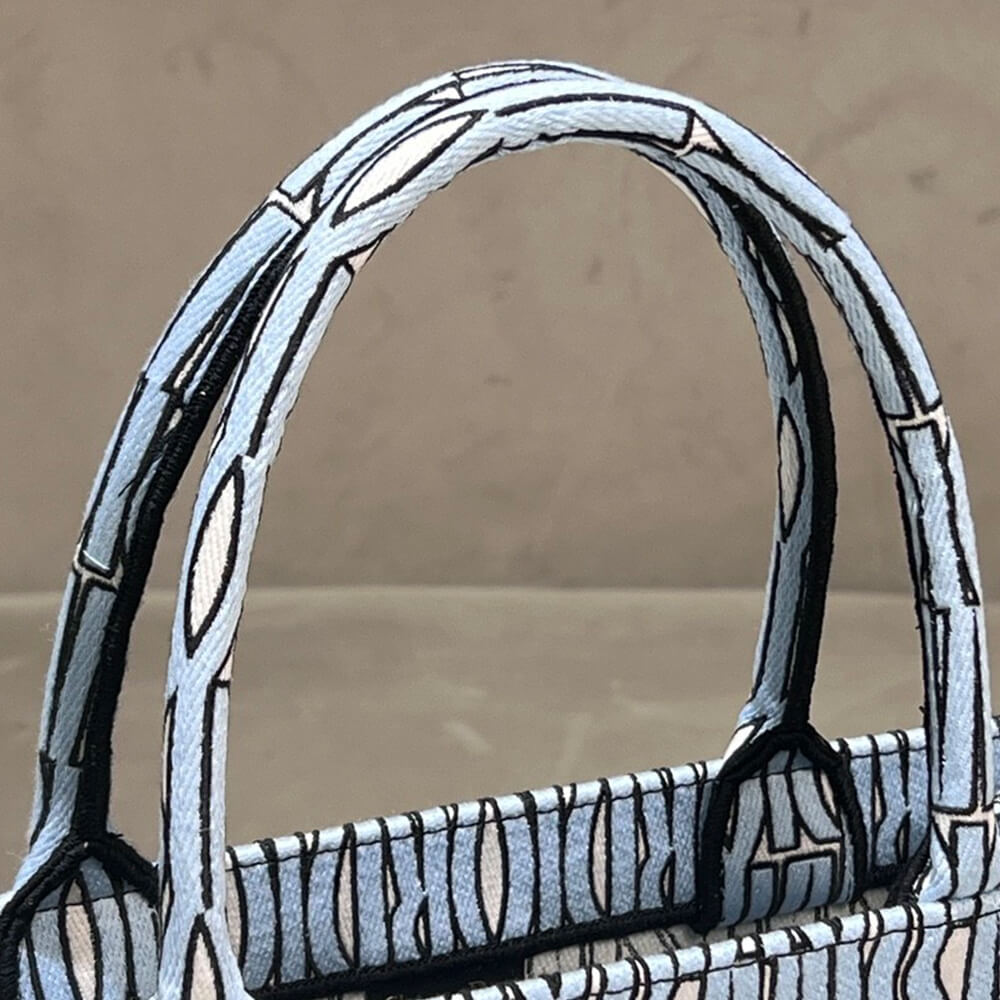 Medium D10r Book Tote
