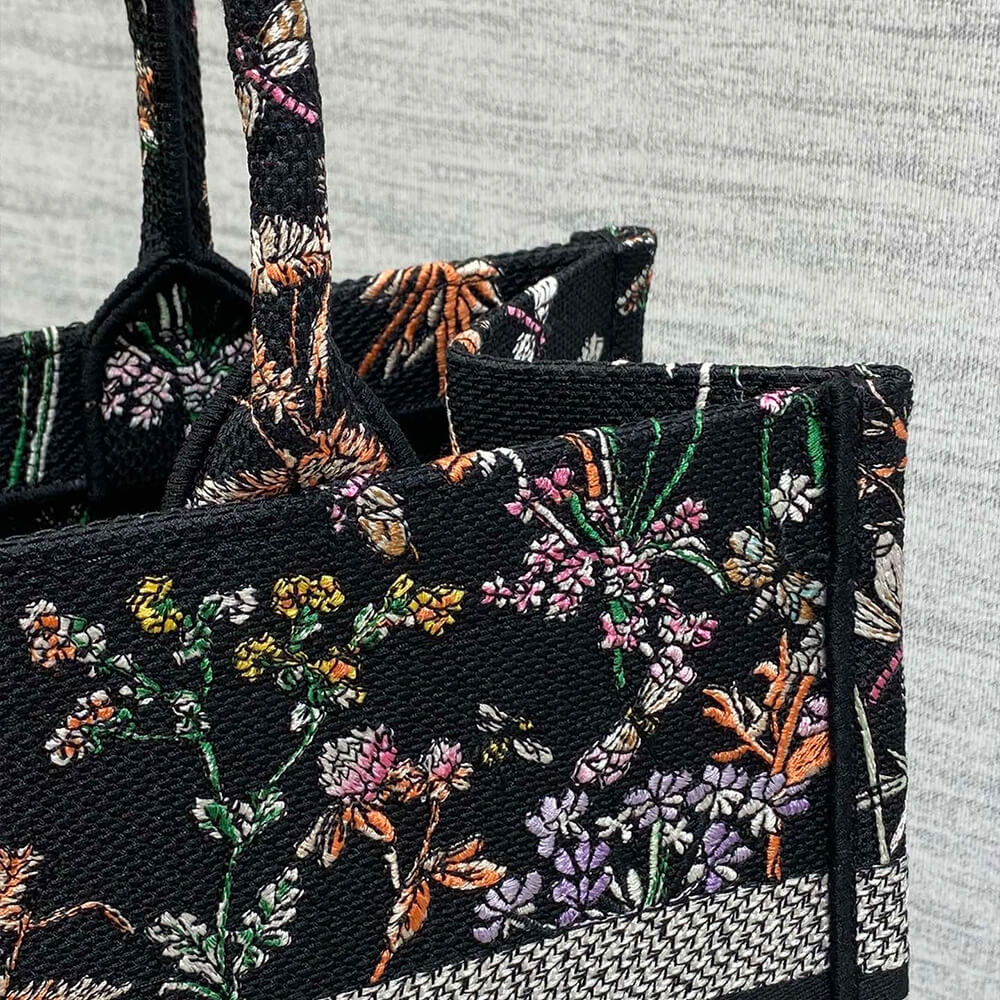 Medium D10r Book Tote
