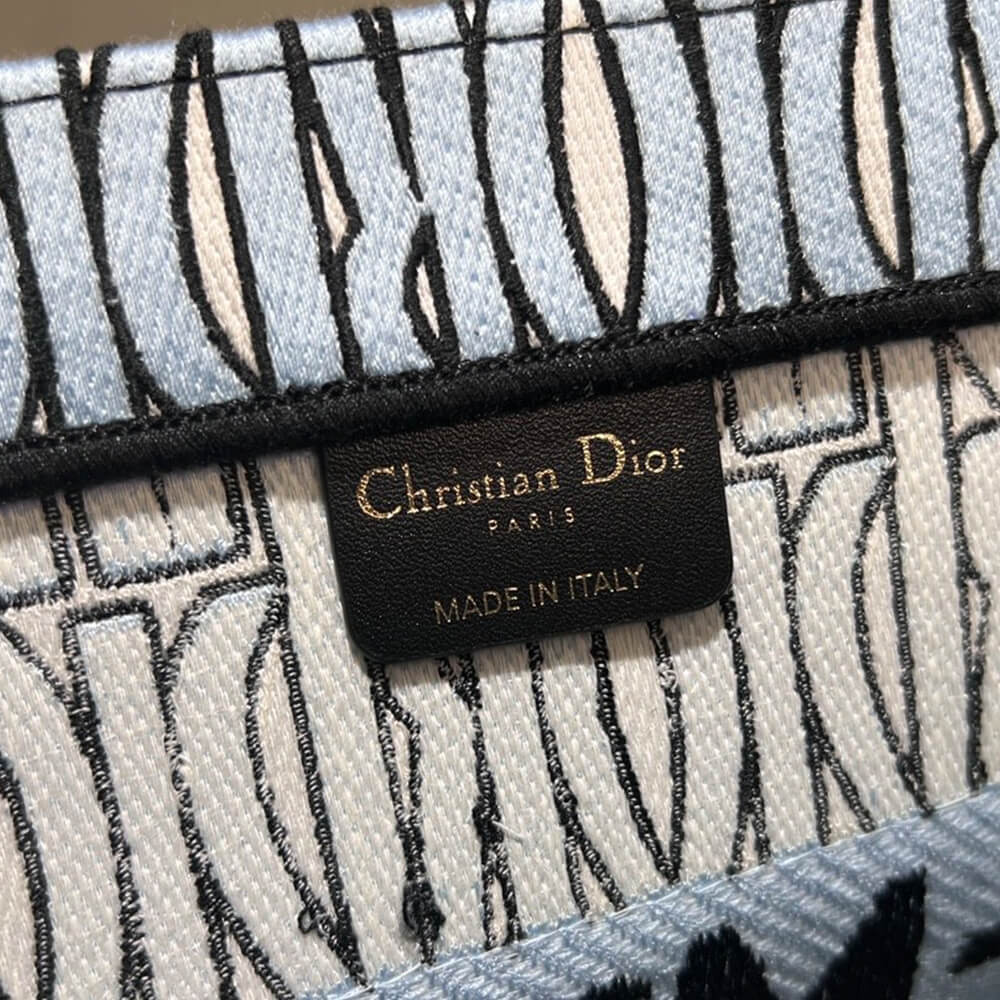 Medium D10r Book Tote