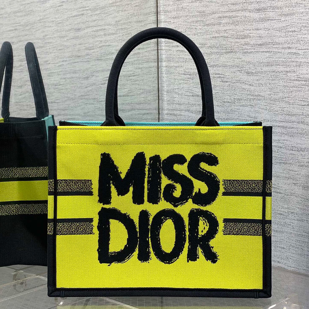 Medium D10r Book Tote